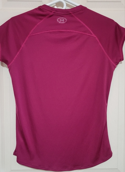 Under Armour Green Heat Gear- Semi Fitted- Womens Size Medium - Color Maroon - Picture 9 of 9